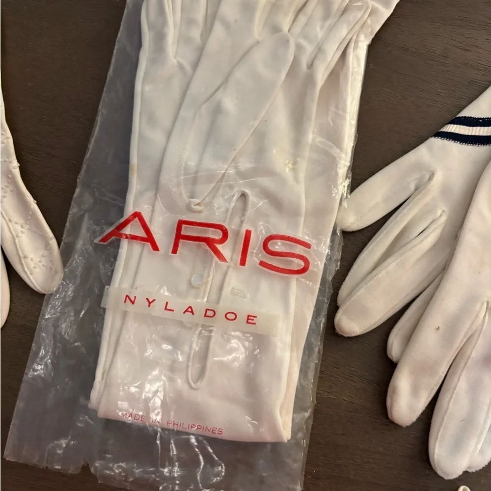 Lot /Collection of Vintage Ladies Gloves